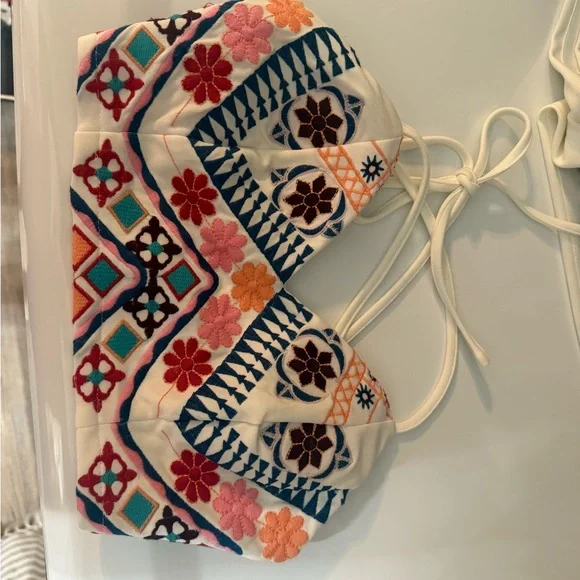 Lulu's 2 piece set🌸 - Picture 6 of 8